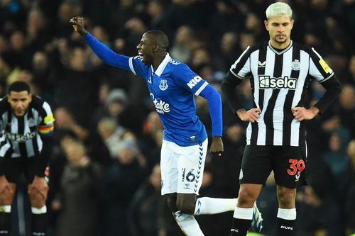 Bóng đá Anh đêm qua: Newcastle thua thảm, Tottenham bị West Ham lội ngược dòng