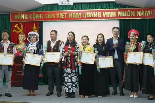 Đề xuất về thi đua, khen thưởng trong hệ thống cơ quan công tác dân tộc