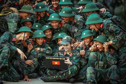 Triển khai đồng bộ các giải pháp, tạo điều kiện để trí thức Quân đội sáng tạo, cống hiến