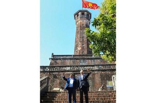 Thủ tướng Phạm Minh Chính và Thủ tướng Belarus thăm di tích Cột Cờ Hà Nội