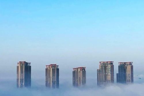 Hà Nội chìm trong sương mù dày đặc
