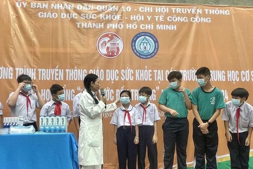 Phối hợp đẩy mạnh truyền thông giáo dục sức khỏe cho học sinh