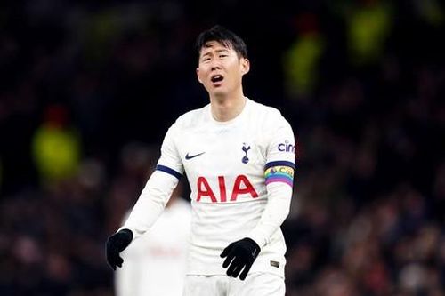 Thua ngược West Ham, Tottenham bị MU bắt kịp