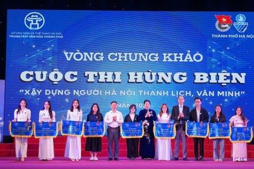 Sinh viên thi hùng biện về xây dựng Người Hà Nội thanh lịch, văn minh
