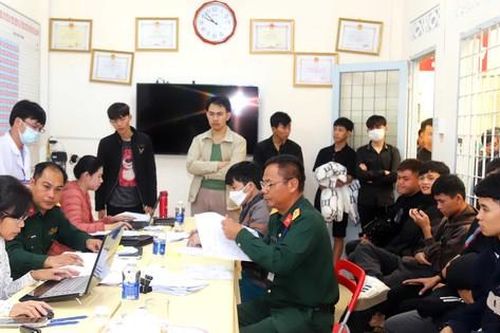 Không khám sức khỏe nghĩa vụ quân sự, 2 thanh niên bị phạt 22 triệu đồng