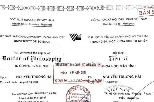 Hàng nghìn người đã học tiến sĩ giả, trường đại học nên xin lỗi sinh viên