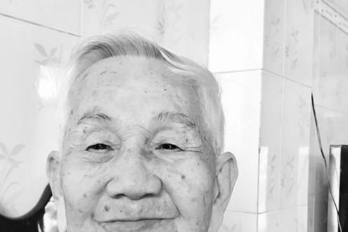 'Vua hài' Văn Hường qua đời