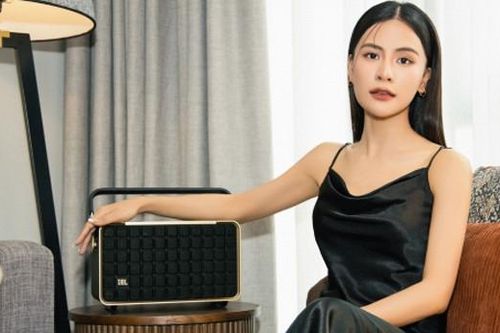 Ca sĩ Hà Nhi khen ngợi âm thanh tuyệt đẹp của dòng loa JBL Authentics mới