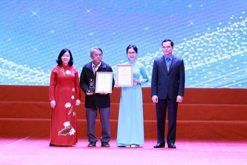 Khơi lại mạch ngầm dòng chảy văn học về công nhân