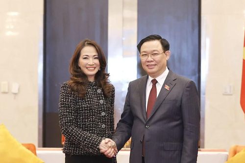 Chủ tịch Quốc hội tiếp Chủ tịch TTC và tập đoàn, doanh nghiệp Thái Lan