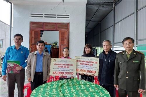 Hỗ trợ gia đình kiểm lâm tử vong trong khi làm nhiệm vụ
