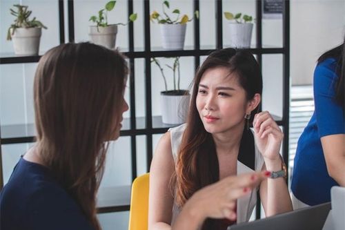 Kiên trì ứng dụng loạt 'kế sách' hay, nàng công sở chiếm trọn cảm tình của vị sếp khó tính chỉ trong vài tháng