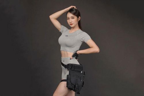Bạn gái hot girl của tuyển thủ U23 Việt Nam khoe thân hình nóng bỏng