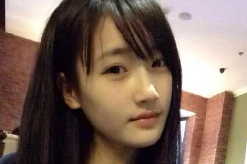 Mới nhập học, nữ sinh viên ngay lập tức nổi tiếng bởi cái tên...nghe như đùa