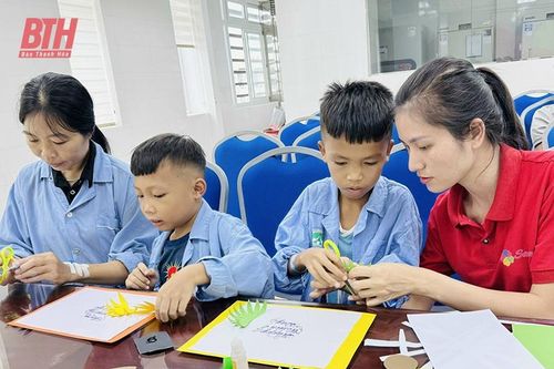 Những tuổi thơ 'rơi lại' nơi bệnh viện