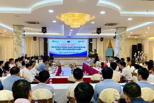 Đánh giá giữa kỳ lồng ghép tiêm chủng mở rộng và quản lý, điều trị bệnh không lây nhiễm tại Gia Lai