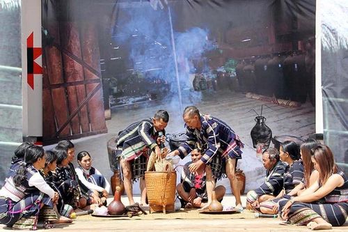 Phát huy vai trò người có uy tín trong các buôn làng Tây Nguyên