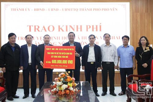 TP. Phổ Yên: Trao kinh phí hỗ trợ huyện Định Hóa và Võ Nhai xây dựng nông thôn mới