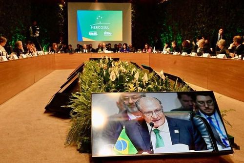 Hội nghị Thượng đỉnh MERCOSUR: Kết nạp Bolivia, ký FTA với Singapore