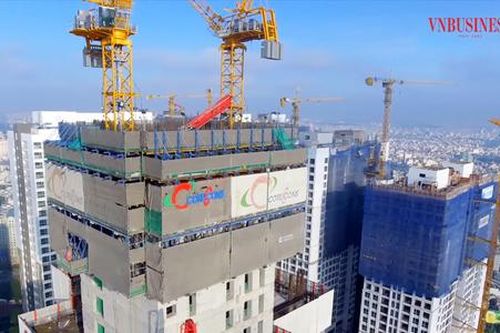 Khó khăn chưa dứt, đại gia ngành xây dựng tiếp tục xoay sở 'vượt bão'