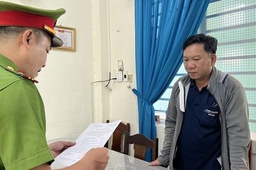 Khởi tố tài xế xe đầu kéo chống đối, đâm xe vào CSGT
