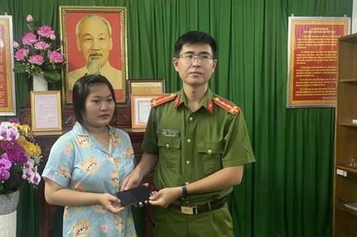 TPHCM: Công an truy nhanh kẻ cướp giật ĐTDĐ của người mẹ chở theo con nhỏ