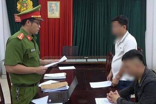 Chủ và nhân viên quán C-Beer đánh khách vì chụp hình vũ công đăng lên mạng