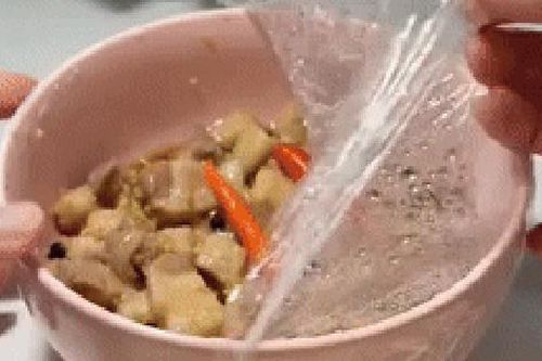 Làm thịt kho tàu chỉ trong 3 phút, không cần nước màu vẫn thơm ngon