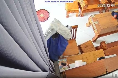 Đà Nẵng: Bắt đối tượng trùm chăn 'né' camera để trộm cắp tài sản