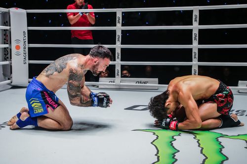 Khoảnh khắc xúc động trong ngày Nguyễn Trần Duy Nhất bị hạ knock-out