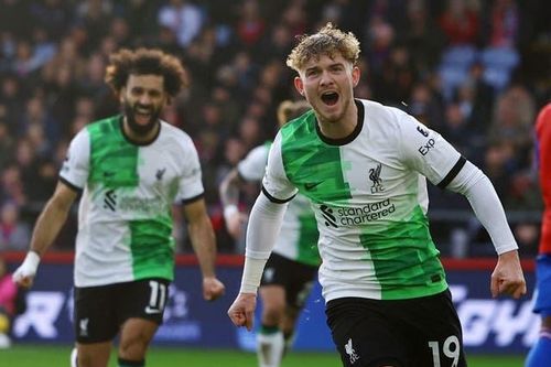 Lại ghi bàn phút bù giờ, Liverpool vươn lên ngôi đầu Premier League