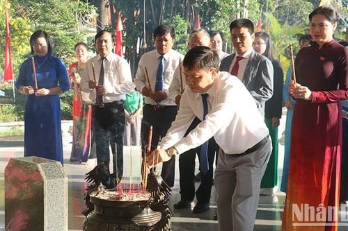 Lễ giỗ lần thứ 94 Cụ Phó bảng Nguyễn Sinh Sắc tại Đồng Tháp