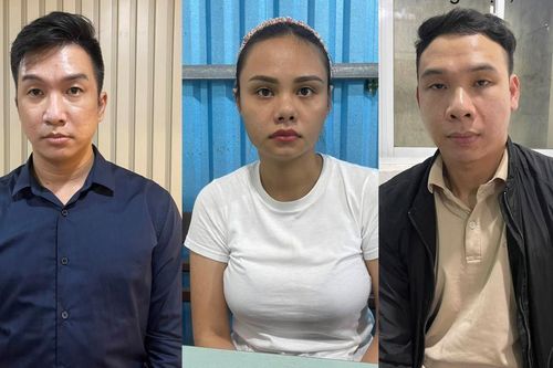 Bắt nhóm trộm thẻ tín dụng của khách trong Spa