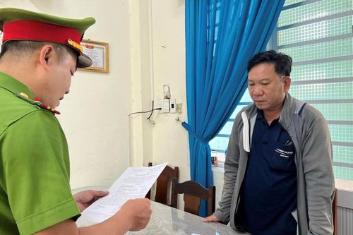 Khởi tố tài xế càn quấy