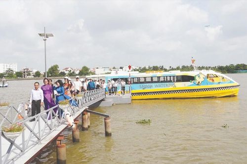 Kích cầu phát triển vận tải kết hợp du lịch đường sông
