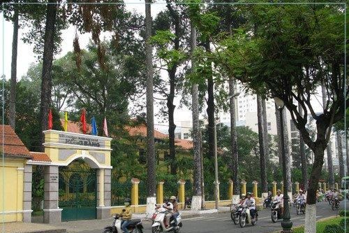 TPHCM: Học sinh lớp 8 bị giáo viên đánh gãy xương bả vai