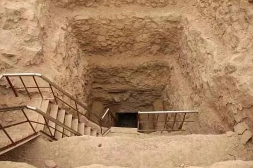 Mở mộ cổ, chuyên gia tái mặt thấy 1 nam 7 nữ được chôn cùng