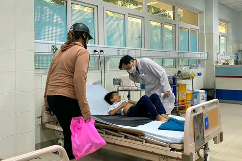 Truy xuất nguồn gốc thạch 'lạ' khiến hàng chục học sinh ngộ độc tại Quảng Ngãi