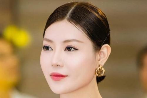 Sao Việt: Thanh Hương đẹp không tì vết, Midu mặc gợi cảm 'đốt mắt' fan