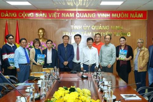 Đoàn báo chí ASEAN thăm và làm việc tại Quảng Ninh