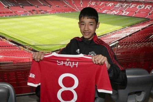 Cầu thủ gốc Việt thi đấu cho U15 MU cùng 'cậu cả' nhà Rooney