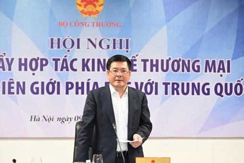Đã đến lúc Việt Nam 'đoạn tuyệt' với hình thức xuất khẩu tiểu ngạch sang Trung Quốc