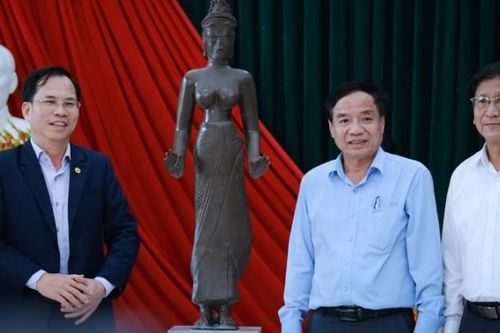 Bàn giao 2 pháp khí của Tượng Bồ tát Tara về Bảo tàng Điêu khắc Chăm