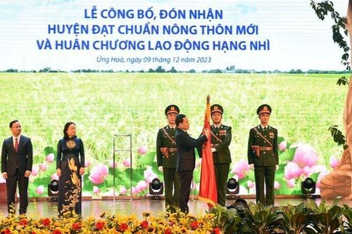 Ứng Hòa đón nhận huyện đạt chuẩn nông thôn mới và Huân chương Lao động hạng Nhì
