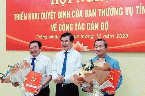 Bản tin 8H: Bí thư Huyện ủy giữ chức Giám đốc Sở