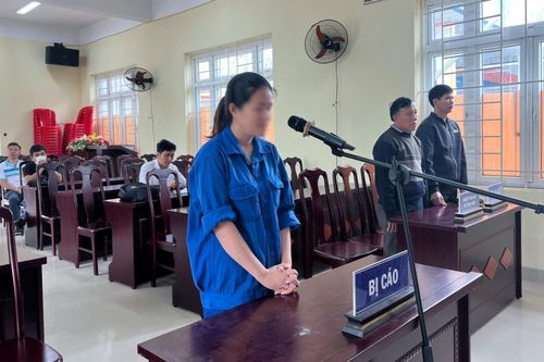 Đem xe máy của người tình cầm cố vì thiếu tiền tiêu Tết