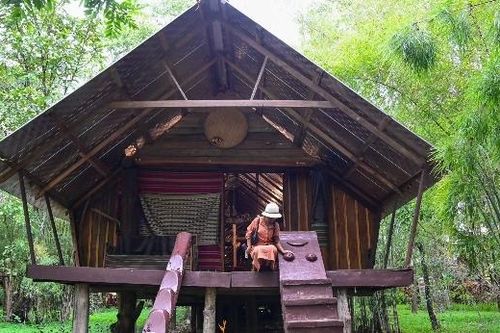Giải mã ý nghĩa đôi bầu sữa trên cầu thang nhà sàn người Ê Đê