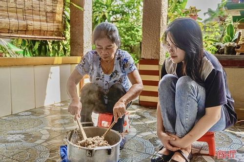 Mưa dầm, khoai xéo, cá khô...