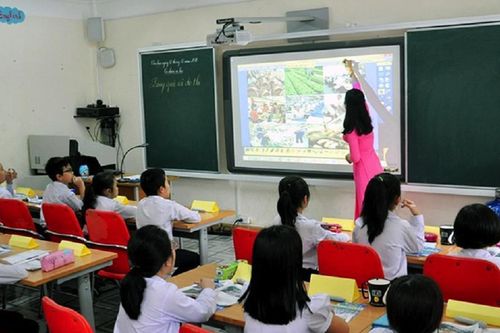 Bộ GD&ĐT yêu cầu không 'chèn' giáo dục ngoài giờ vào tiết học chính khóa