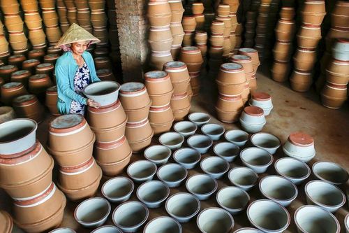 Xuất khẩu gốm sứ mỹ nghệ chạm mức cao nhất trong 1 năm qua